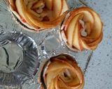 एप्पल रोज पेस्ट्री (Apple rose pastry recipe in hindi) रेसिपी चरण 9 फोटो