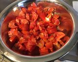 Une image de l'étape 4 de Salade de tomates et concombres au thon sauce algues et ciboulette.