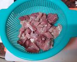 Foto del paso 2 de la receta: Potaje de garbanzos con carne de cochino y espinacas