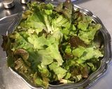 Une image de l'étape 3 de Salade feuille de chêne rouge au bleu de bresse et raisins (sauce au melfor).