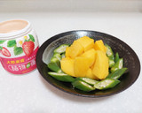 超簡單懶人甜點-芒果優格的食譜步驟2照片