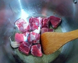 Foto del paso 1 de la receta: Jarrete de ternera con garbanzos al ras el hanout y verduras