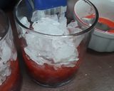 Foto langkah ke 2 dari resep Strawberry Yakult.