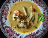 Foto del paso 5 de la receta: Tom yam kung —Sopa de langostinos con setas y leche de coco—