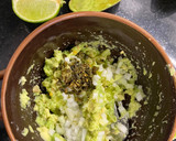 Foto del paso 1 de la receta: Burger con piña al curry y guacamole de jalapeño