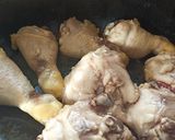 Une image de l'étape 2 de Cuisses de poulet aux champignons et mascarpone au Cook Expert.