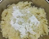 A picture of step 1 of Farali Aaloo Patties.