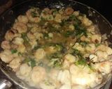 A picture of step 3 of Garlic butter prawns #4weekschallenge.