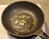 蔥香剁椒蛋炒飯的食譜步驟3照片