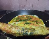 Foto langkah ke 3 dari resep Telur Gulung Sayur.