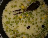 A picture of step 2 of Mater pulao (peas rice).