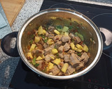 Foto del paso 4 de la receta: Guisado de cerdo con verduras🍲