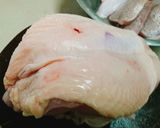 A picture of step 1 of Grilled Chicken Breast with Salt and Chili.