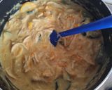 A picture of step 5 of Crepes with Chicken and Vegetable Filling.