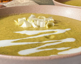 Foto del paso 2 de la receta: Crema de puerros y calabacín con curry