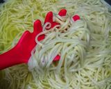 Gambar langkah 1 resipi Mi Sanggul Goreng Chinese Style (Chicken Chow Mein).