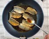 A picture of step 5 of Horse Mackerel Kabayaki on Rice Packed with Umami Taste of Shiitake Powder.