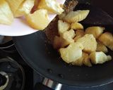 Foto langkah ke 4 dari resep Singkong Goreng "Bawang Putih".