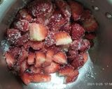 Une image de l'étape 2 de Coulis de fraises 🍓🍓🍓.