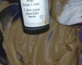 A picture of step 7 of Rainbow Crepe Cake.