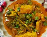 A picture of step 8 of Green Peas and Paneer Curry.