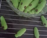 Foto langkah ke 4 dari resep Coockies ulat sagu.