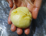 Foto langkah ke 8 dari resep Bakpia Basah Kacang Hijau (Panggang di Teflon).