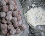 Foto del paso 3 de la receta: Tagliatelle con albóndigas en salsa napolitana