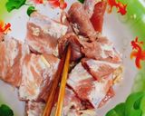 Hình bước làm 1 của món Sườn rim me