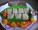 ओल्या नारळाची खोबरा वडी (olya naralachi khobra wadi recipe in marathi) रेसिपी स्टेप 4 फोटो 