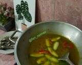Foto langkah ke 5 dari resep Ikan kuah kuning dengan belimbing wuluh.