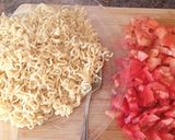 A picture of step 2 of Fried pasta.