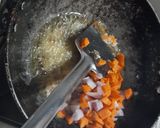 A picture of step 4 of Vegetable upma.