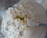Foto del paso 2 de la receta: Pappardelle con ajos tiernos surimi y albahaca(pasta fresca)