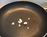 Foto del paso 1 de la receta: Merluza en salsa verde (opción light 😜)