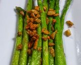 Foto langkah ke 4 dari resep Pan Seared Asparagus.