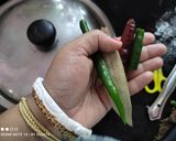 A picture of step 1 of Lauki curry (bottle gourd curry).