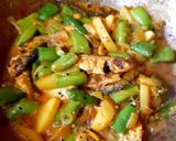 ফরাস দিয়ে চাপিলা মাছের চর্চরী রেসিপির ধাপ 2 ছবি