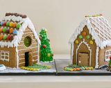 Foto langkah ke 9 dari resep Ginger Bread House.