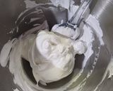 Foto del paso 2 de la receta: Pavlova con frutillas 🍓
