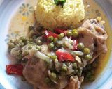 Foto del paso 4 de la receta: Pollo escabechado con arvejas acompañado con arroz amarillo 😃