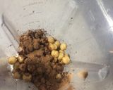 A picture of step 1 of Chickpeas chocolate Hummus.