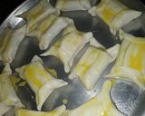 Foto del paso 3 de la receta: Envuelto De Salchicha Y Queso(Empanadas😁)
