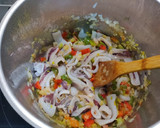 Foto del paso 2 de la receta: Guiso calamares con patatas