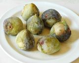 A picture of step 1 of Fig Red azuki beans (Karamani in Tamil) koottu rice.