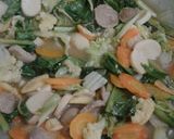 Foto langkah ke 5 dari resep Capcay kuah + baso.