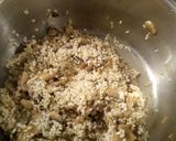 Foto del passaggio 4 della ricetta Risotto con funghi freschi champignon