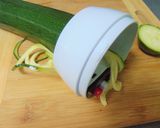 Foto del paso 4 de la receta: Cintas de calabacines 🥒al ajo🧄 con gambas 🦐