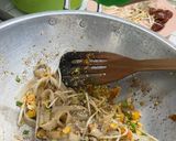 Foto langkah ke 4 dari resep Char Kway Teow.