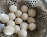 A picture of step 4 of Goli Idli (rice flour).